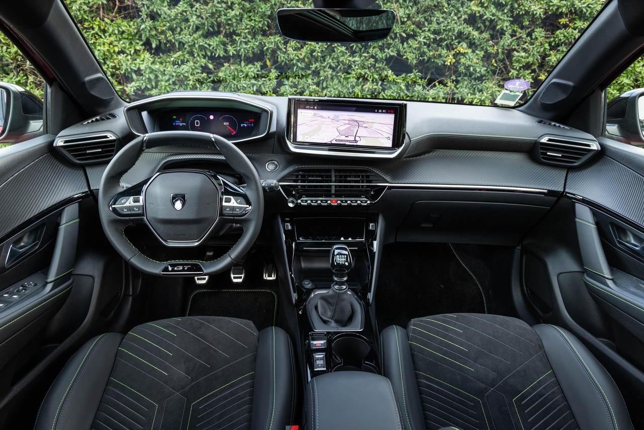 peugeot-208-GT-restyle-Puretech-100-2024-cc-025